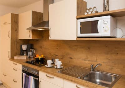 voll ausgestattete Küche in den Ferienwohnungen Kärnten Apartment Turnersee